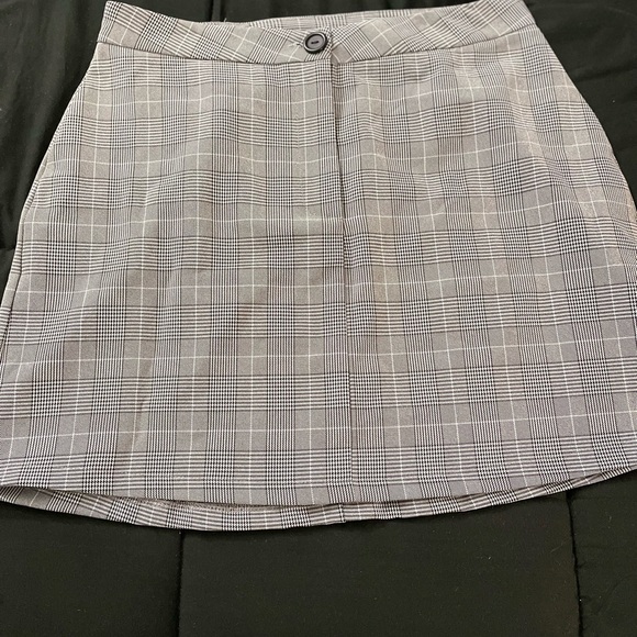 Vintage Black White And Grey Mini Skirt Size Large - Picture 1 of 3